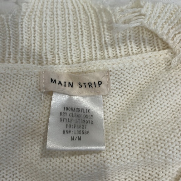 Heart sweater lightweight size medium - Picture 2 of 5